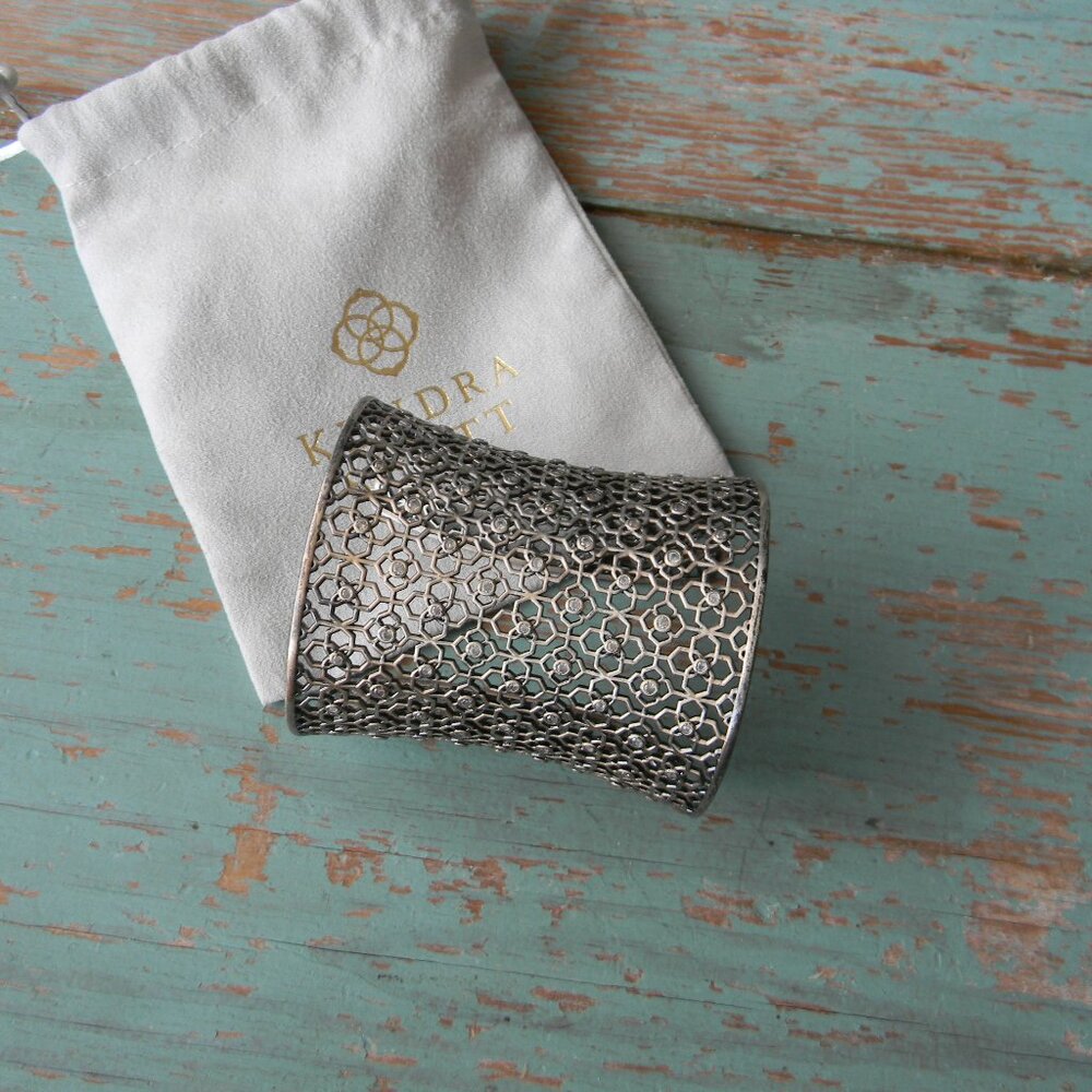 KENDRA SCOTT JUDE STATEMENT ANTIQUE SILVER CUFF BRACELET